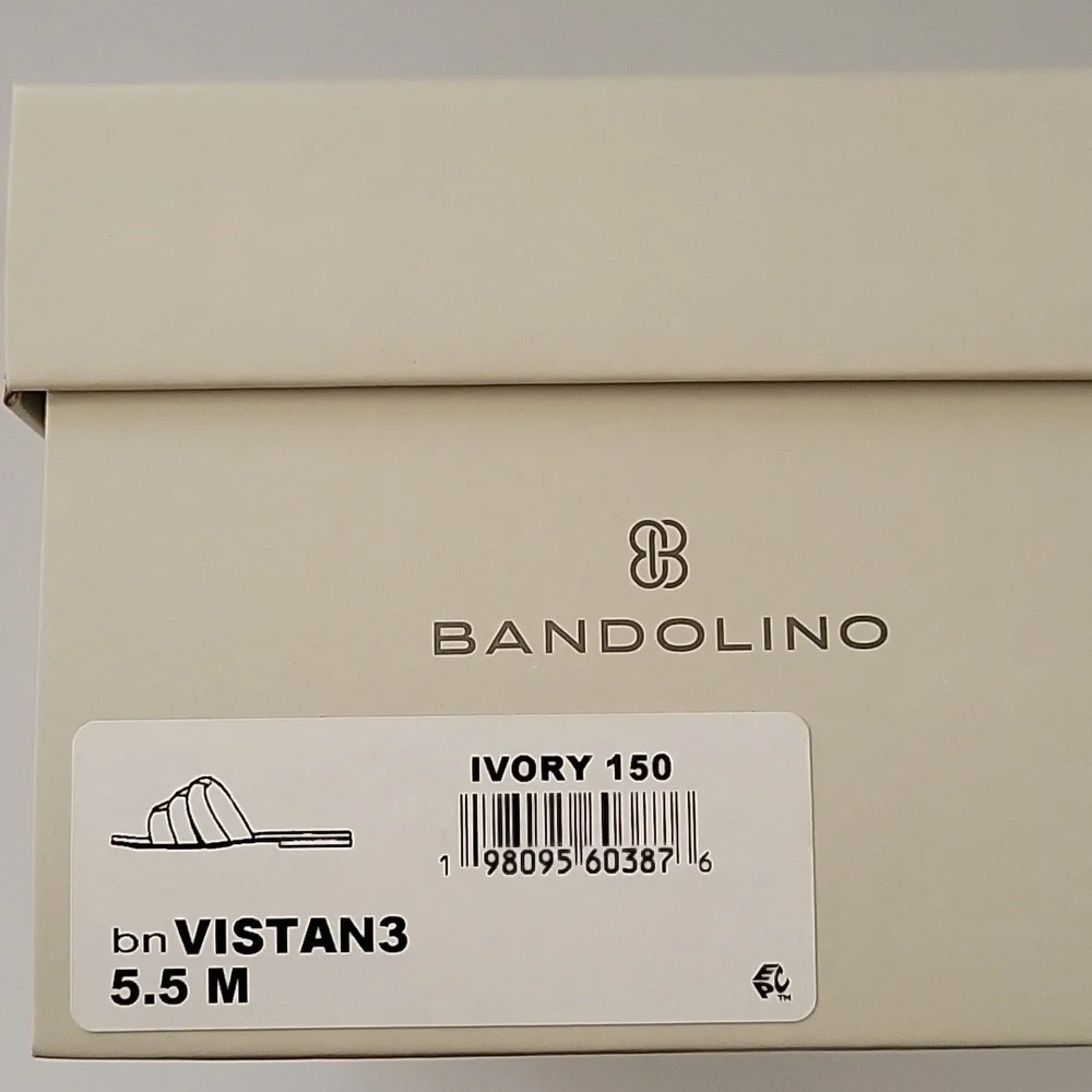 Bandolino NWT Vistan Ivory Flat Sandal Slip On
